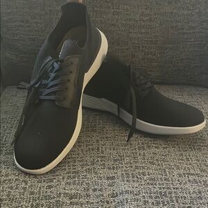 Izod Black Sneakers with Canvas Upper and Lace-Up Design